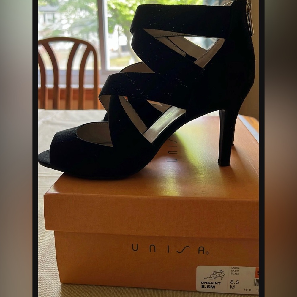 Unisa Black Classic Heels Timeless Design Sz 8.5